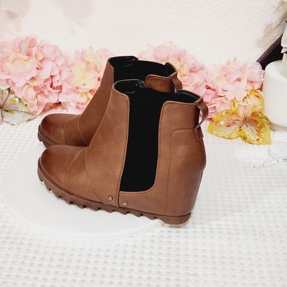 Tinstree Non-Slip Hidden Wedge Chelsea Boots Pull on Ankle Booties Size 10 - Picture 3 of 11